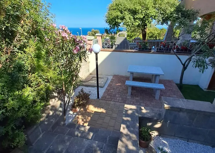 Guesthouse Affittacamere Goloritze